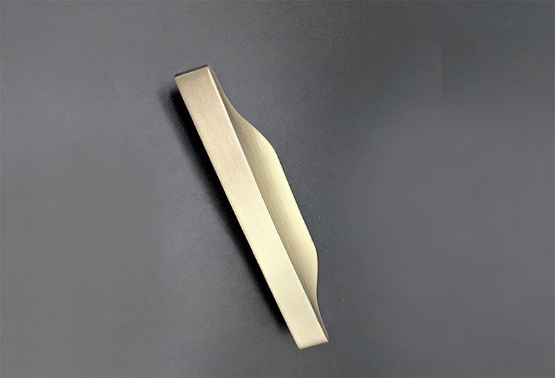 ARC-SHAPED HANDLE